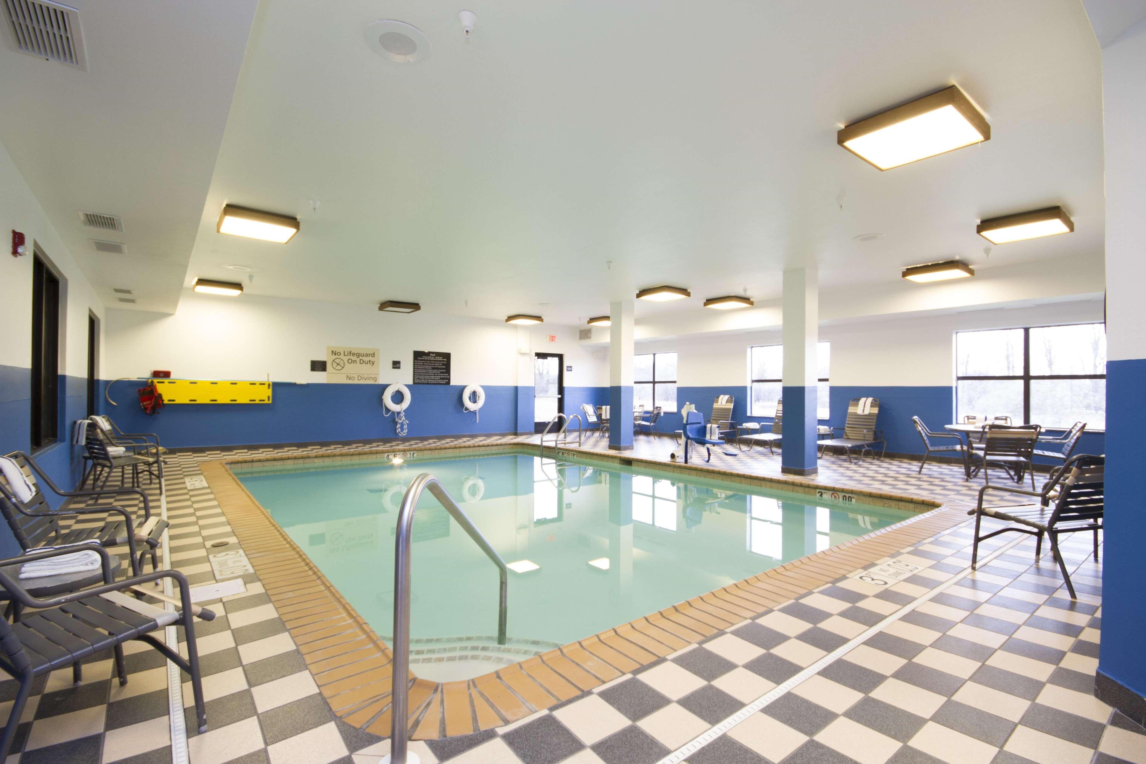 Hampton Inn Marshall Buitenkant foto