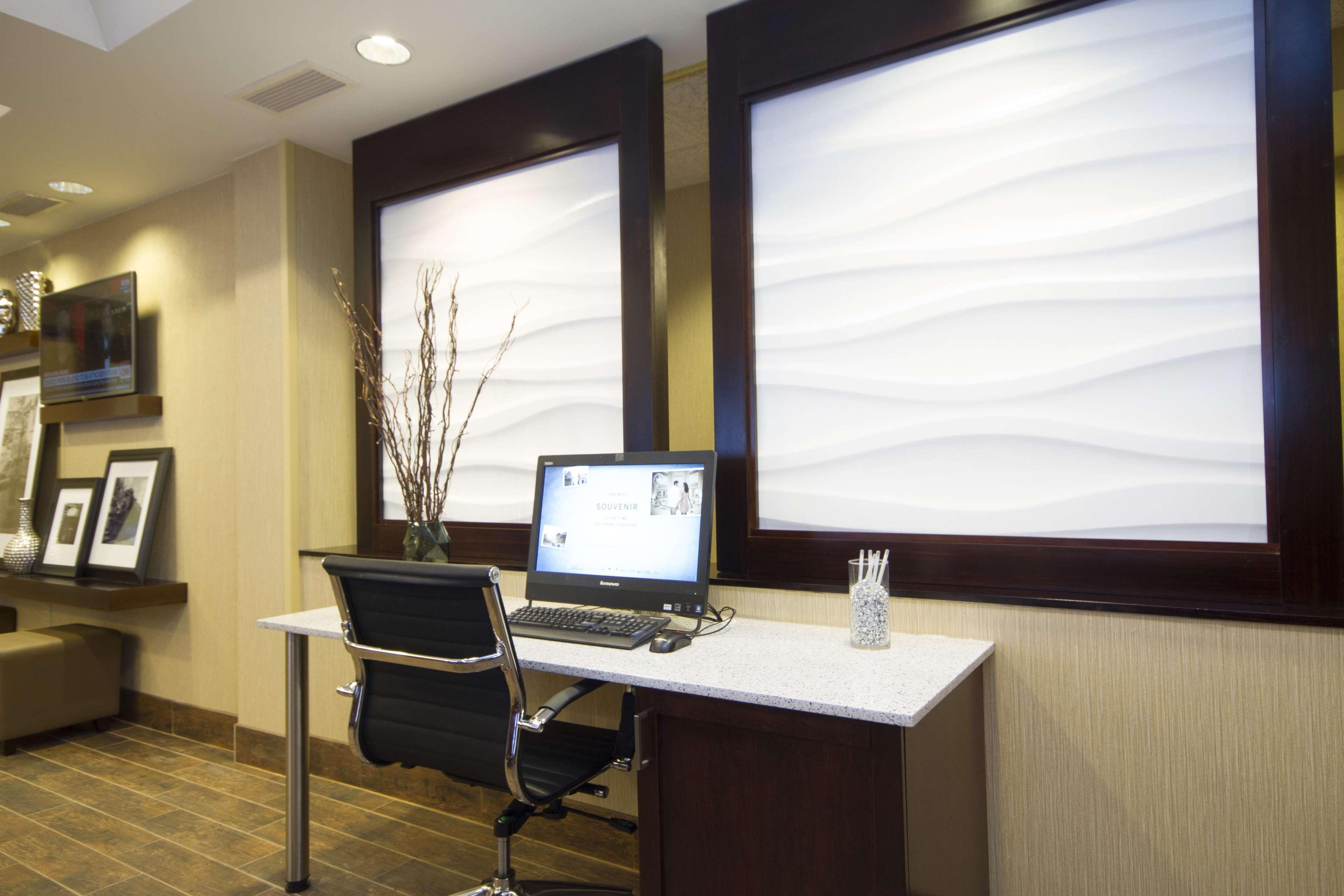 Hampton Inn Marshall Buitenkant foto