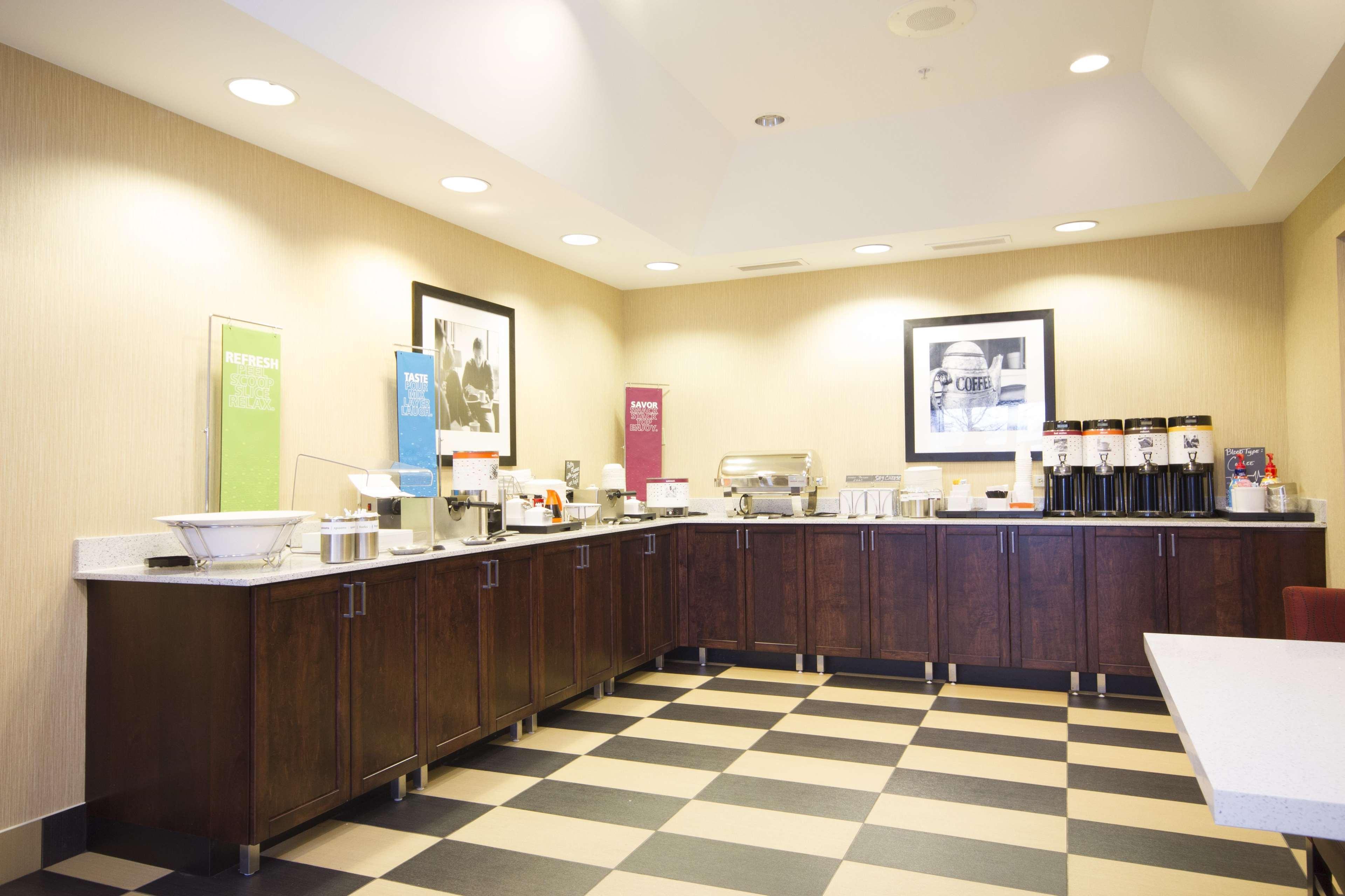 Hampton Inn Marshall Buitenkant foto