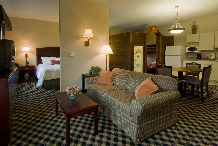 Hampton Inn Marshall Buitenkant foto